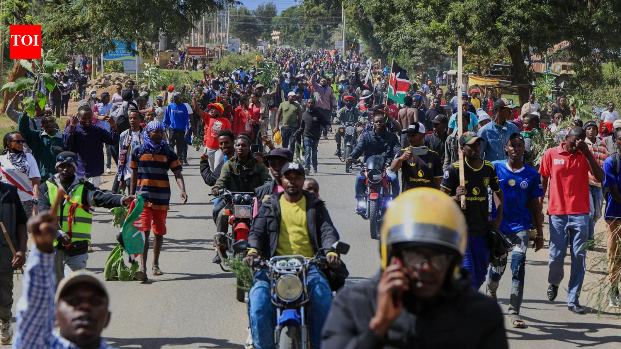 'This will expose our people to Ebola': Big protest in Kenya against quarantine centre for affected US citizens