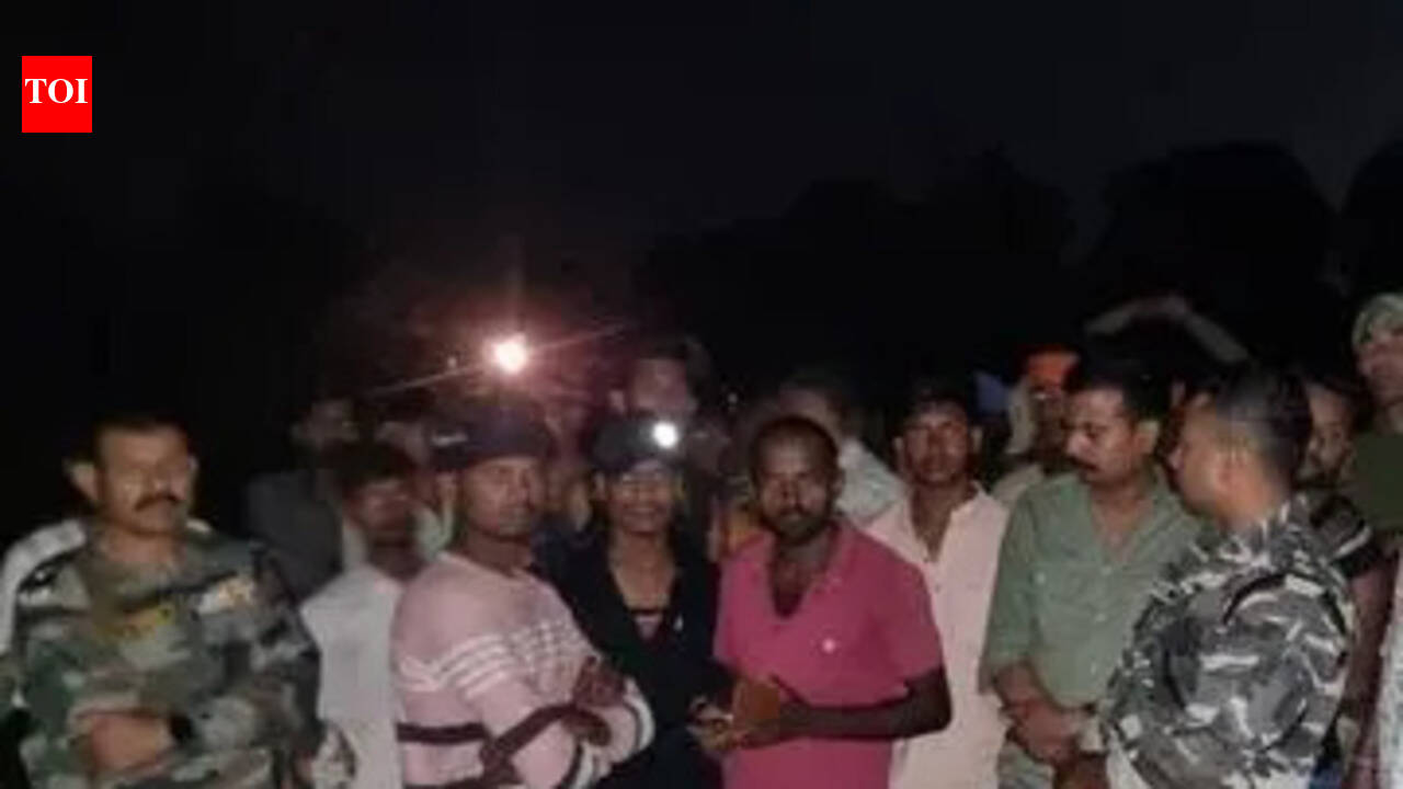 Two killed after trucks hits two-wheeler in Hazaribag