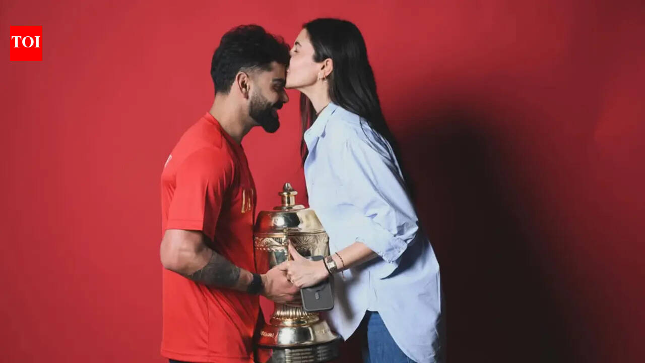 Karan Johar, Anushka Sharma, Randeep Hooda and more applaud Virat Kohli and RCB after second consecutive IPL win