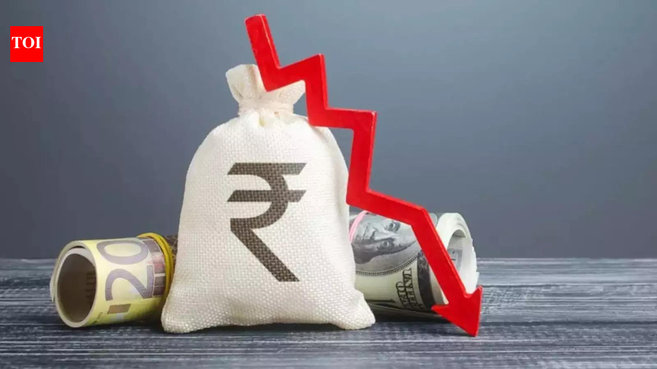 Rupee falls 34 paise to close at 95.19 against US dollar amid rising crude prices
