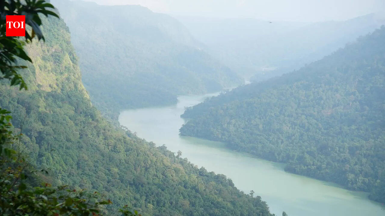 Environmental dispute intensifies as panel visits Sharavati valley