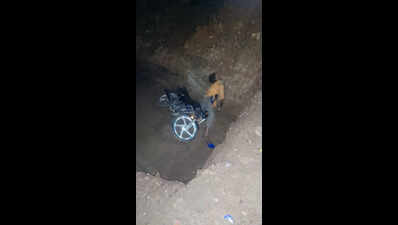 FIR against PWD officials, contractor after biker dies in open pit