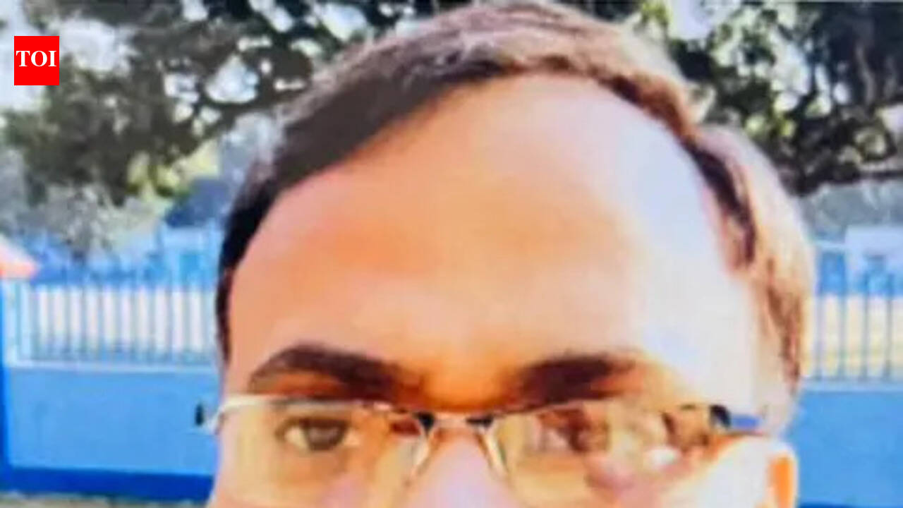 Jt secy critically hurt after fall from 4th floor in office