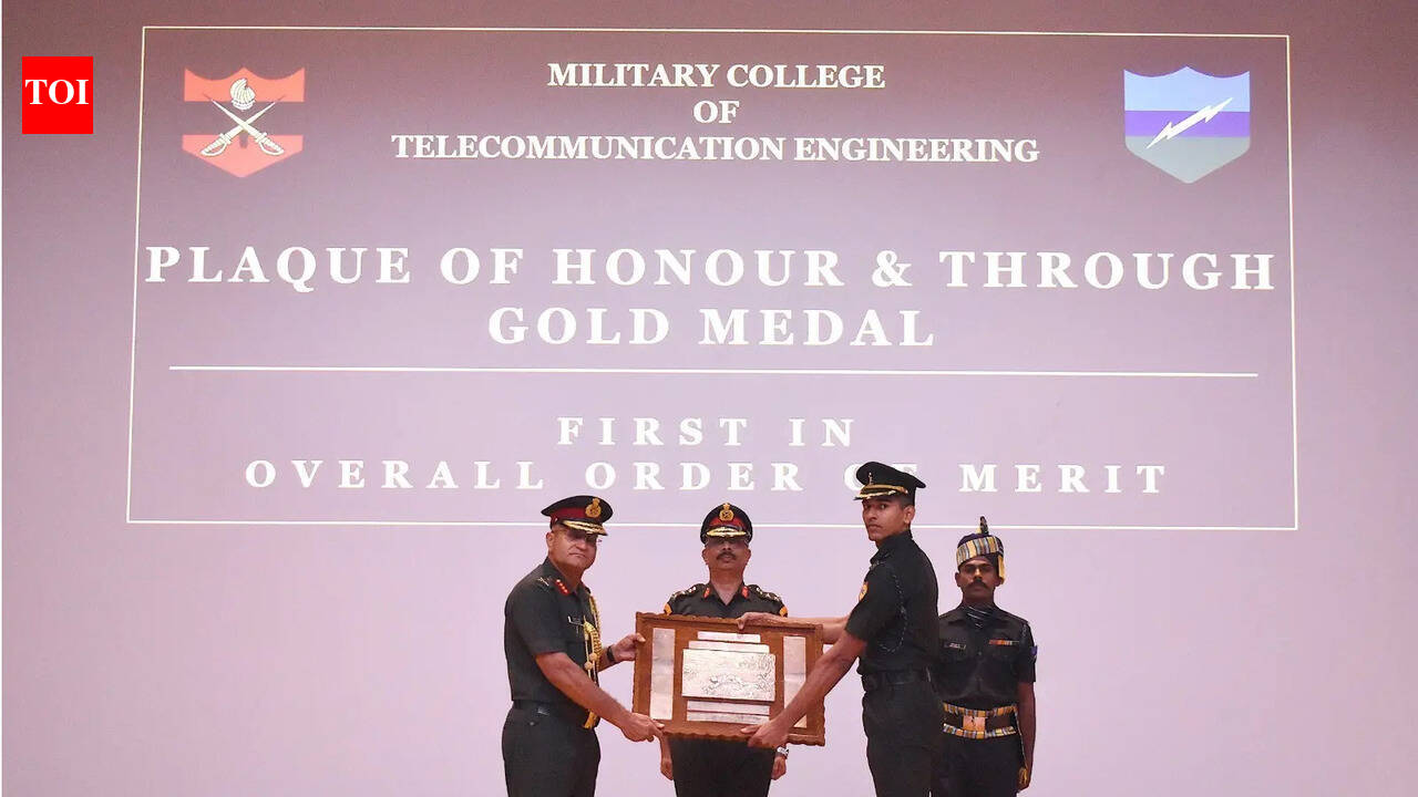 MCTE holds award ceremony for YO-165 course officers
