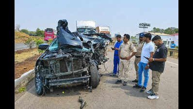 Maharashtra cricketer, restaurant owner killed in road accident; two others injured