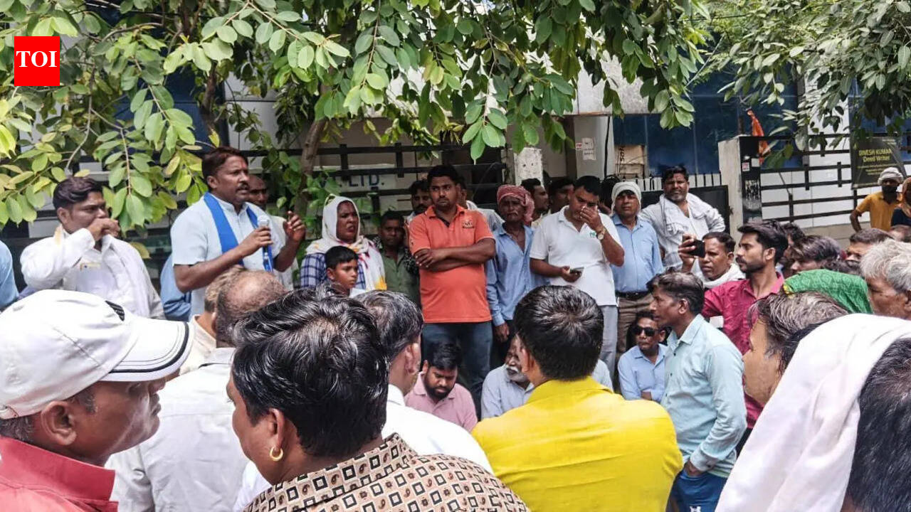 Safai workers protest over Rs 5k insurance fee