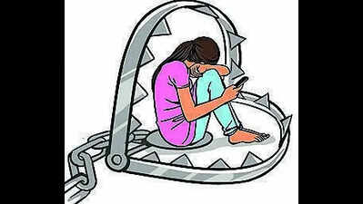 Woman woos pharmacy student into honey trap, aides assault, rob him of Rs10,000