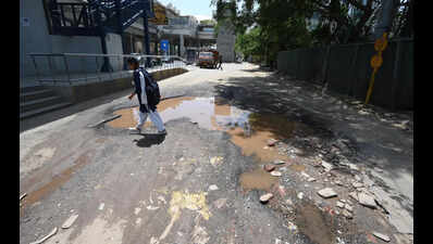 Don’t wait for complaints, repair roads fast, CM tells officials