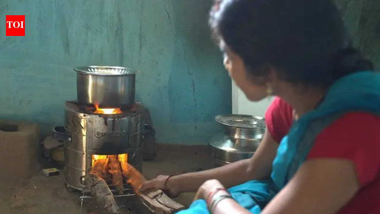 Gadchiroli talukas receive 20,000 smokeless chulhas
