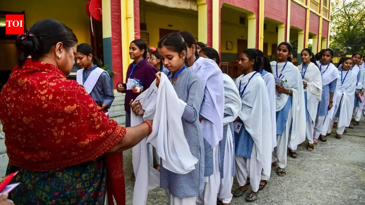 सीबीएसई संकट गहराया: छात्रों का डेटा उजागर, साइबर कार्यकर्ताओं का कहना है | भारत समाचार