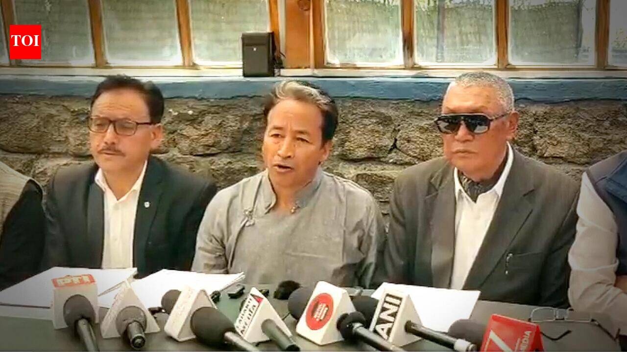 https://static.toiimg.com/thumb/msid-131453953,width-1280,height-720,imgsize-28964,resizemode-6,overlay-toi_sw,pt-32,y_pad-600/photo.jpg