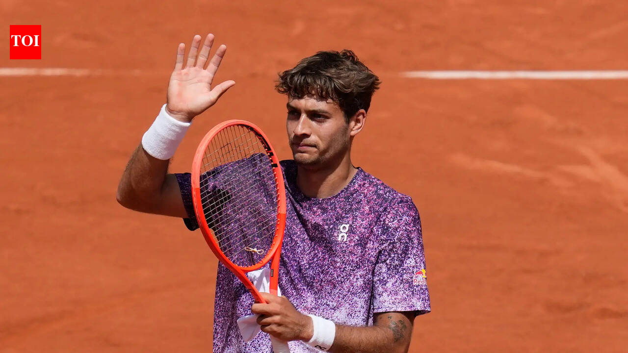 French Open 2026: Cobolli, Berrettini power into last eight; Shnaider, Kalinskaya advance