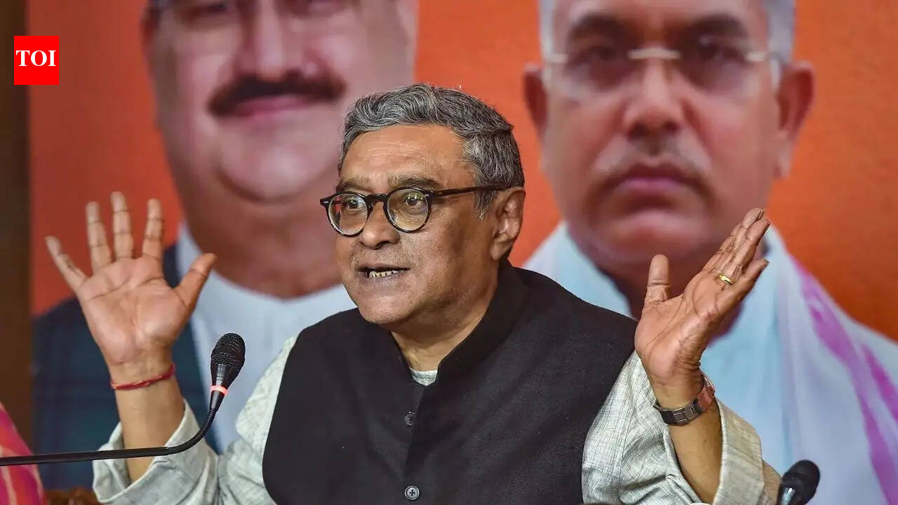 Swapan Dasgupta among 35 new mantris in Bengal CM Suvendu Adhikari's govt