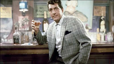 Quote of the day by Dean Martin: ‘I want to be remembered as a damn good entertainer...who made people enjoy themselves and laugh a little’