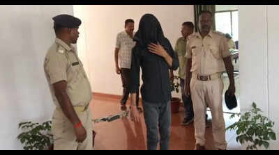 Gangster’s aide held for extortion bid in Bokaro