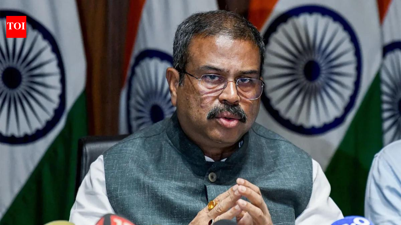 'Throwing dust in people's eyes': Cong on transfer of CBSE officers; calls for sacking Pradhan