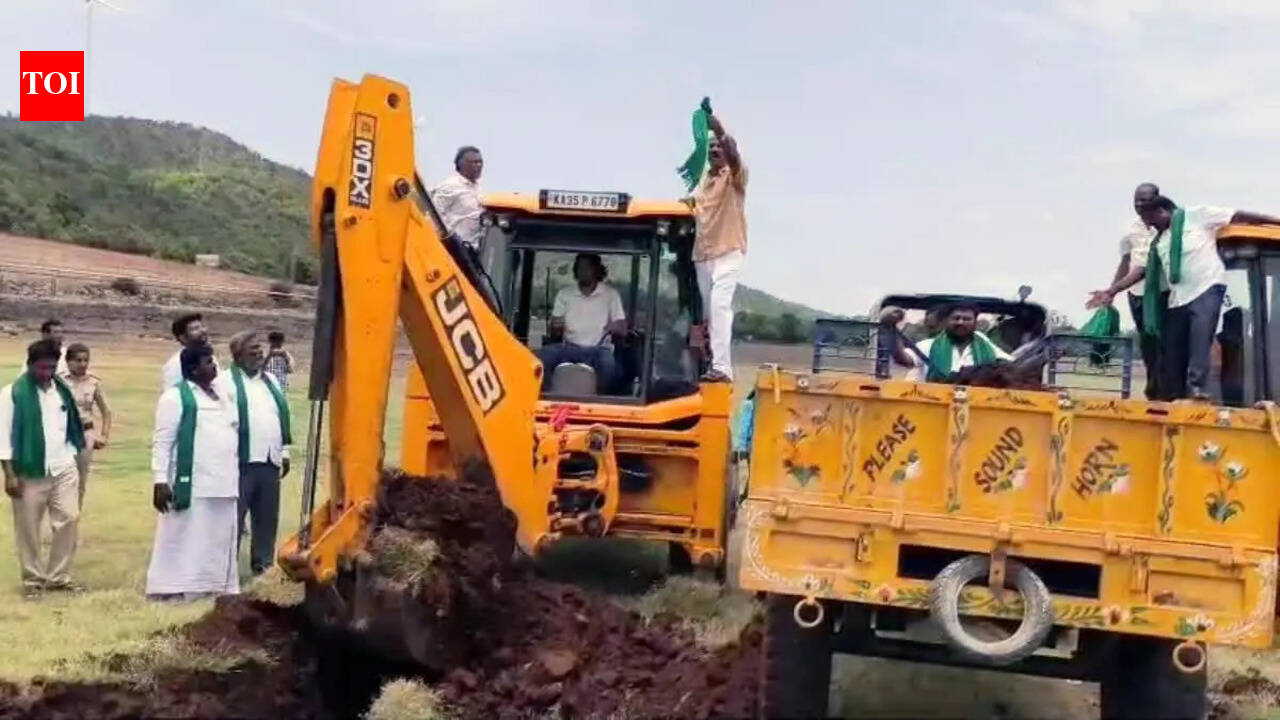 Seers join farmers in Tungabhadra desilting stir