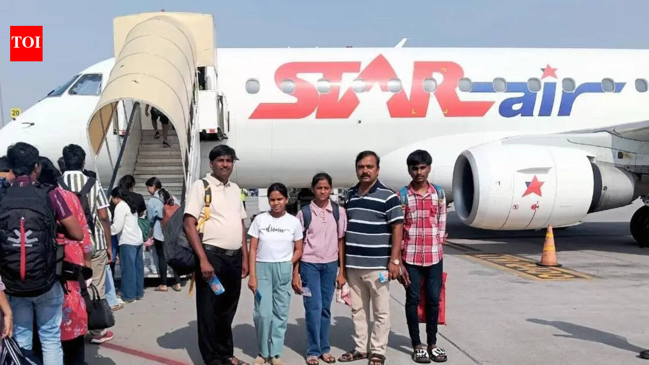 Bidar teacher rewards top English scorers with air trip