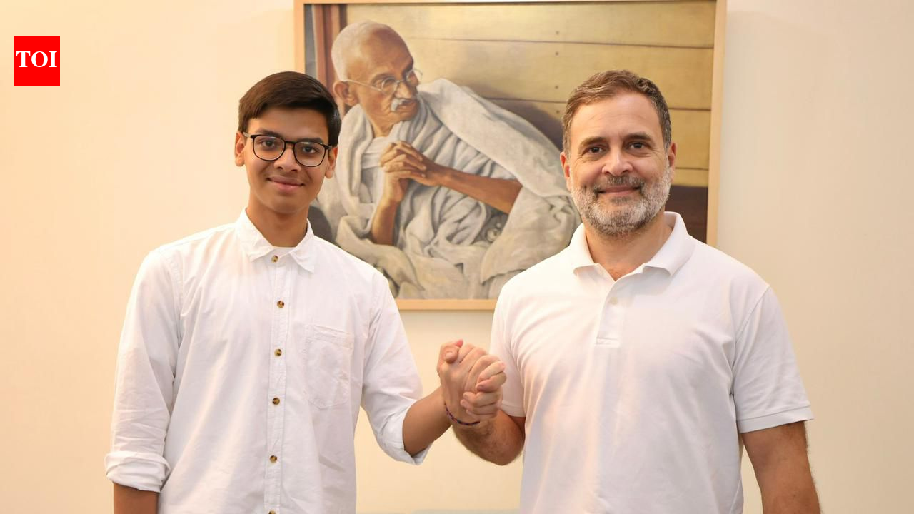 'Tender investigator': Rahul meets 17-yr-old student who exposed CBSE-OSM anomalies
