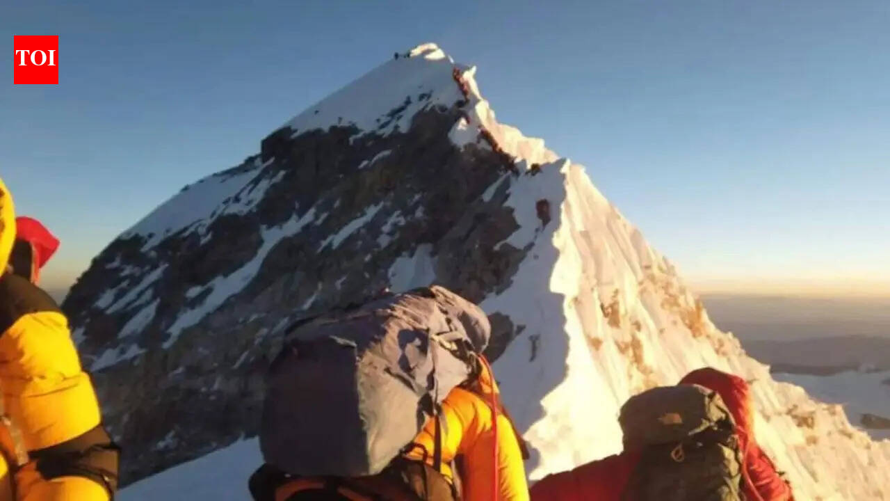 Everest speed record sparks ‘ethics’ row
