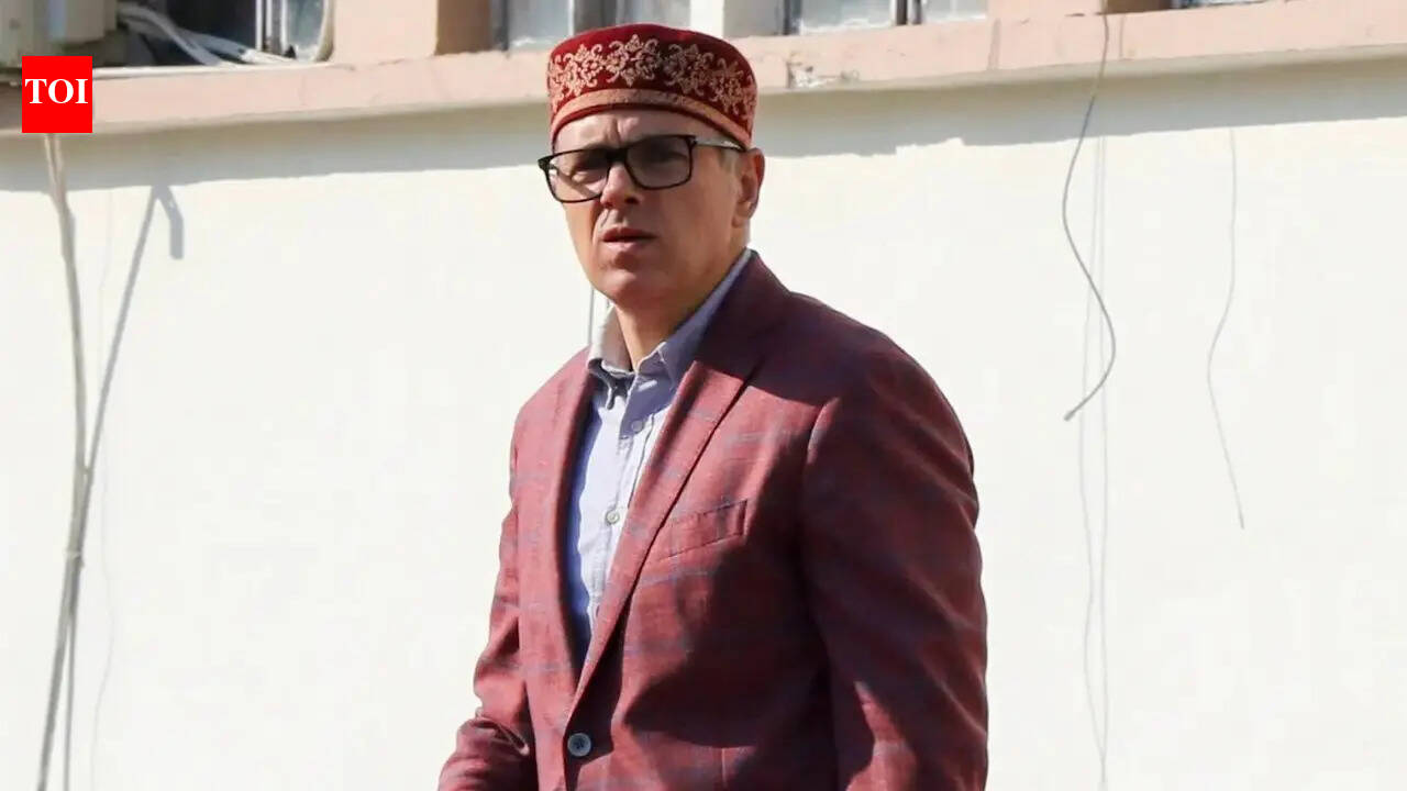 J&amp;K politics takes a wild turn from Abdullah residence as Omar whisks MLAs, MPs to Dachigam National Park