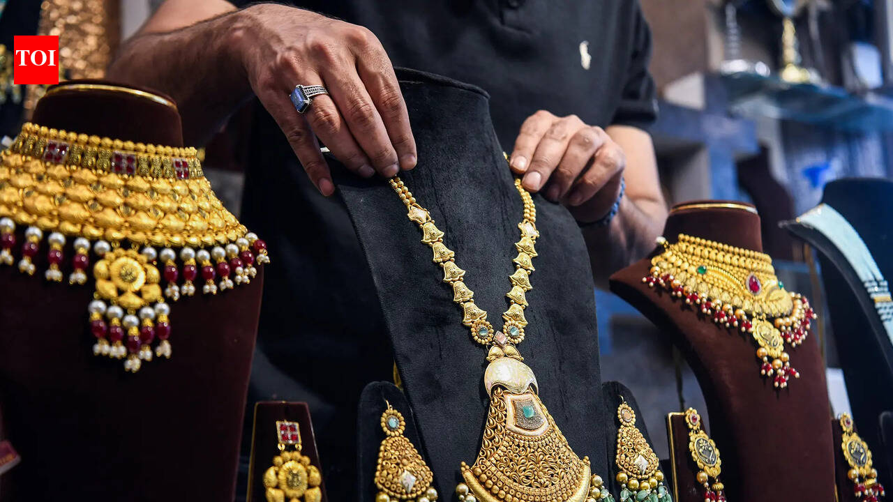 Cheaper gold by Rs 10 lakh - 15% import duty prompts smuggling wave in India
