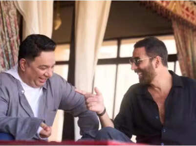 Akshay wishes Ahmed Khan on his birthday