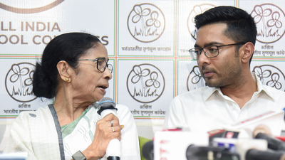 टीएमसी का विद्रोह अभिषेक बनर्जी को लेकर क्यों है, ममता को लेकर नहीं?