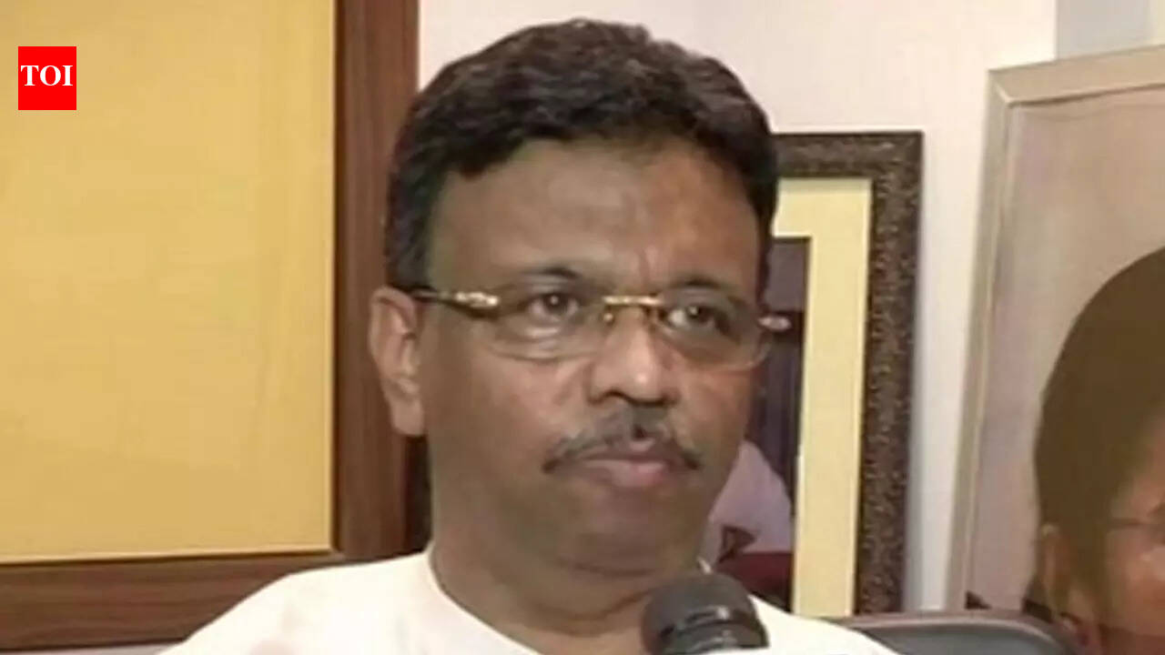 TMC turmoil escalates: Mamata aide Firhad Hakim resigns as Kolkata mayor