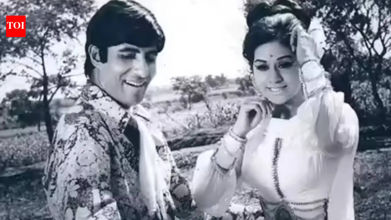 From being Amitabh Bachchan's heroine to doing item songs for Rs 2500, Aruna Irani opens up on her journey: 'I did it with courage'
