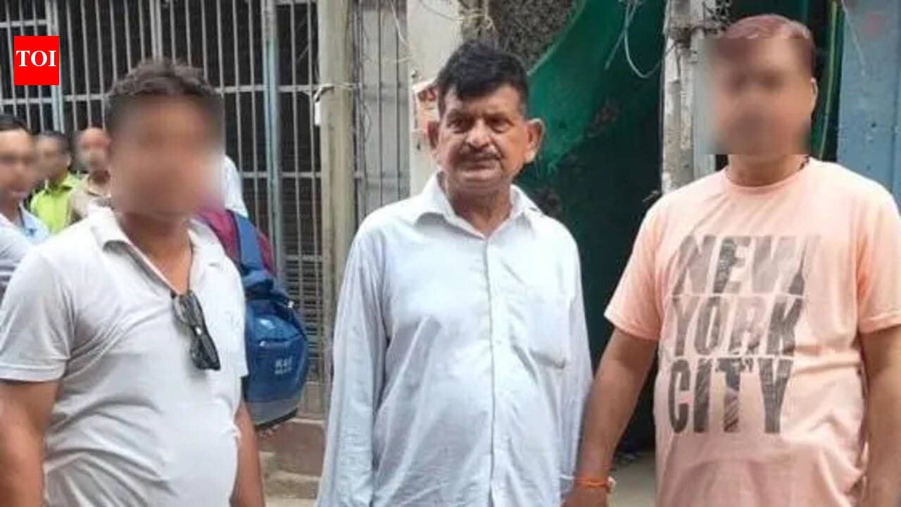 Two govt officials arrested for taking bribes in Patna, Nawada