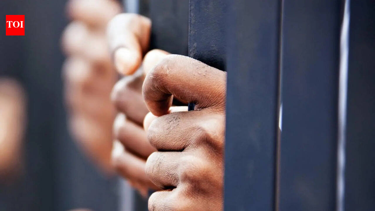Scuffle: Injured prison inmate dies