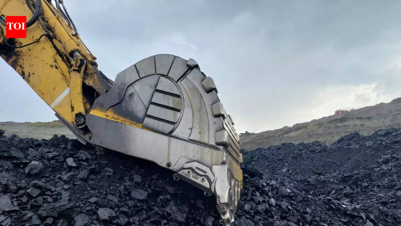 Outfit alleges coal pilferage from BCCL mines, threatens stir