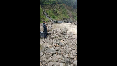 Jacket, cap recovered as search for missing Pindari trekker enters 6th day