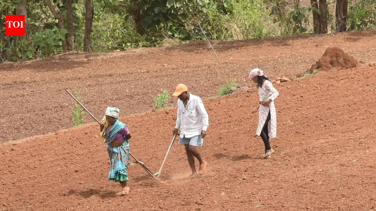 Maharashtra govt links farm loan waiver to previous version of scheme