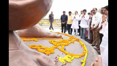 Why create hatred between Telugu people, asks Pawan