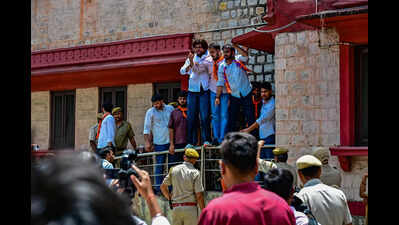 ABVP protests over fee hike, lack of basic facilities in Raj varsity