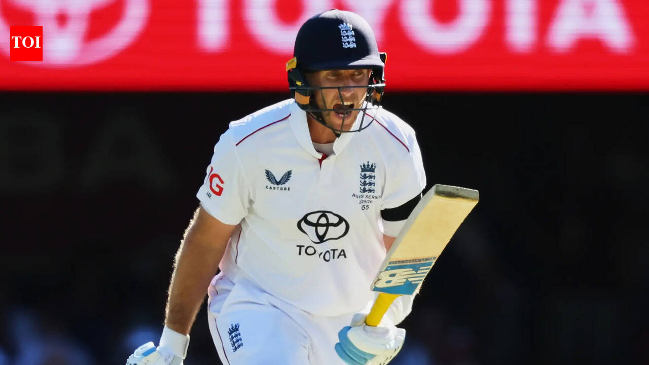 ENG vs NZ Live, 1st Test: Smith cleaned up as England slide to five down