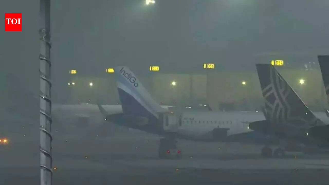 Delhi weather disrupts air traffic: 13 flights go around, 11 diverted to other airports