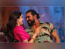 &lsquo;Ram Charan is s*xually lusting..&rsquo;: Fans express disgust over objectification of Janhvi in Peddi