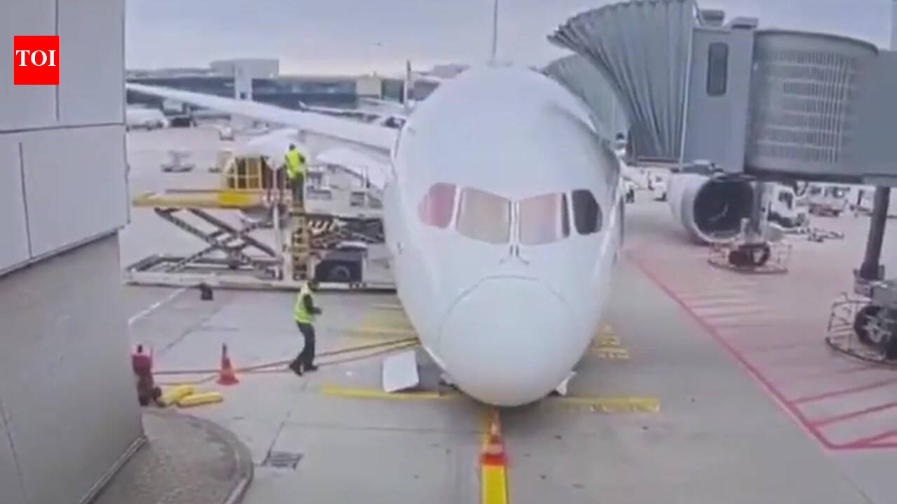 Watch: Plane's landing gear collapses on runway in Germany; several hurt