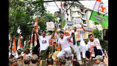 Cops hanhandled APYC prez during protest: Cong