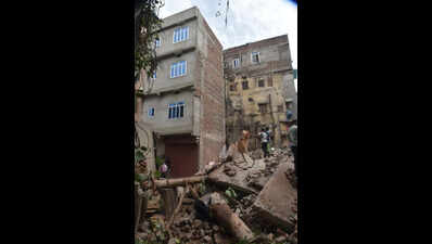 Tilted six-storey building demolished in Jaipur’s Ramganj, family loses home