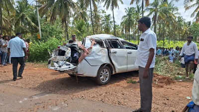 Homemaker, parents die in car crash on highway in Karnataka