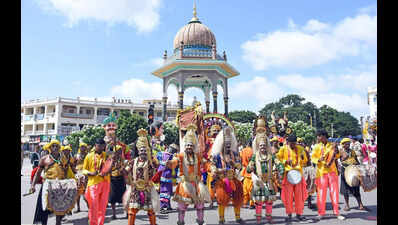 Nalwadi Krishnaraja Wadiyar jayanti celebrated in Mandya