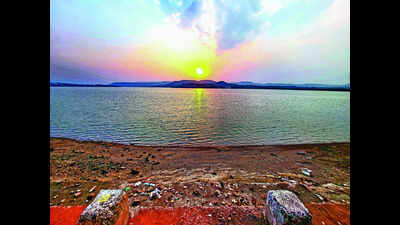 Stock barely 20% in four dams, tough call on water supply looms for PMC