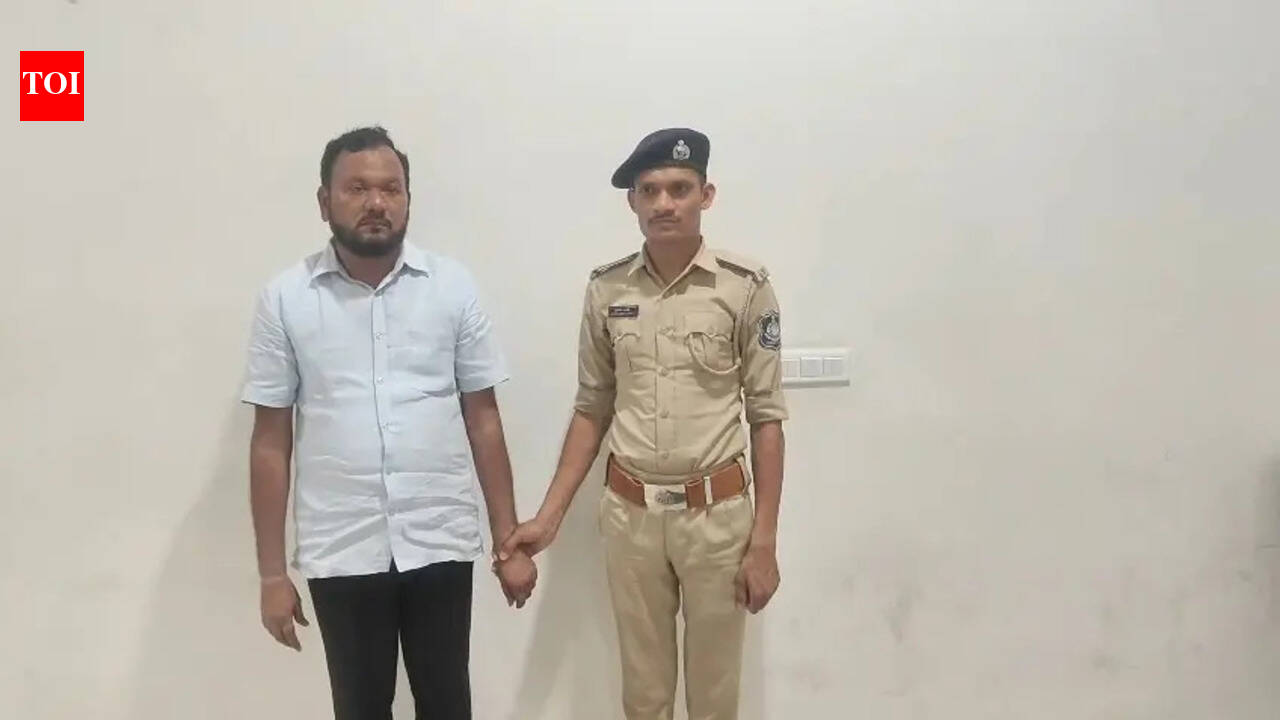 Man poses as FCI director, cheats jobseekers of ₹68L