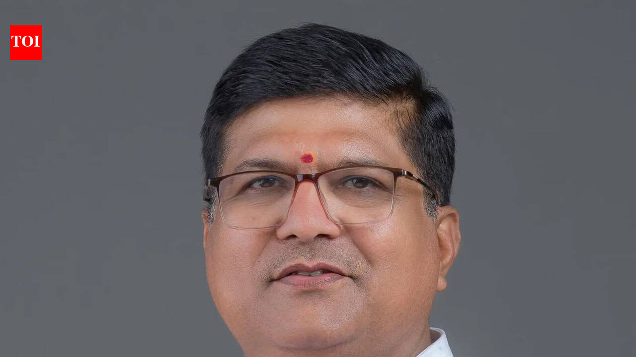 MLC poll: Jolt for Sena (UBT) in Aurangabad-cum-Jalna Local Authorities constituency as party candidate backs out last minute