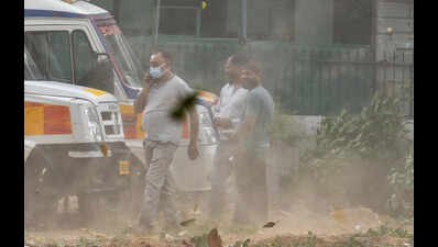Gusty winds, showers and cloud cover bring relief from heat in Gurgaon, more in store