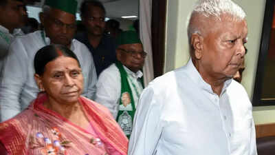 बिहार सरकार ने लालू यादव, राबड़ी देवी की जेड-प्लस सुरक्षा वापस ले ली